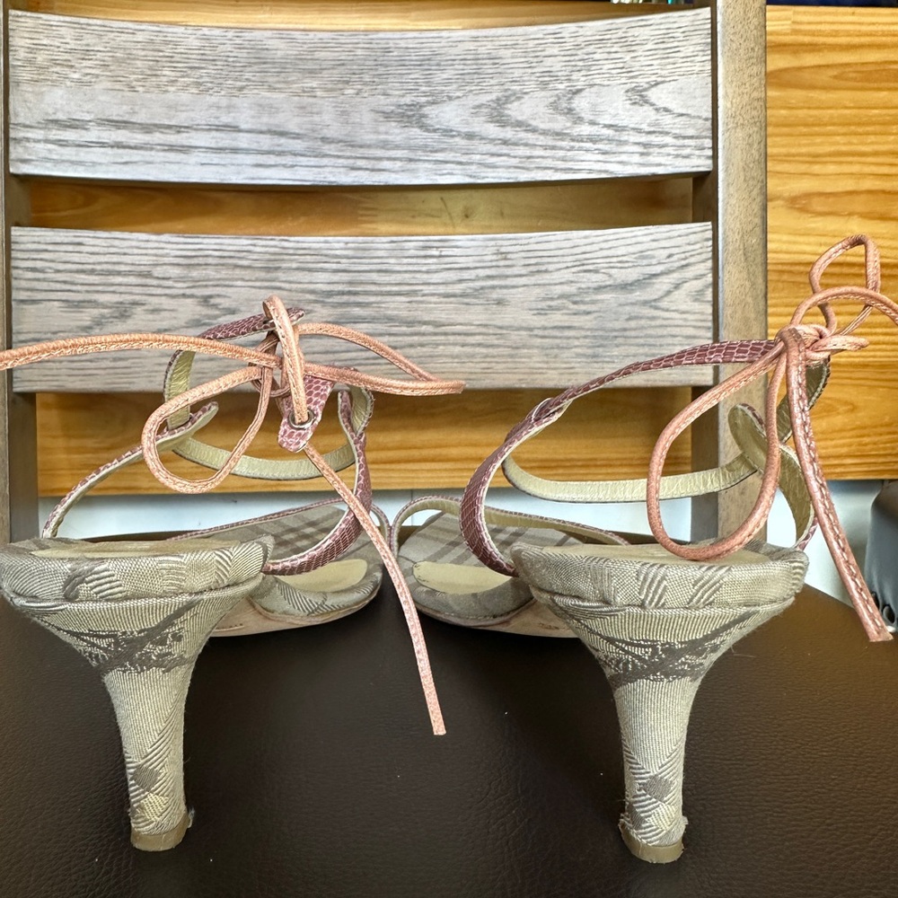 Burberry sandals 39 1/2 - Picture 4 of 9